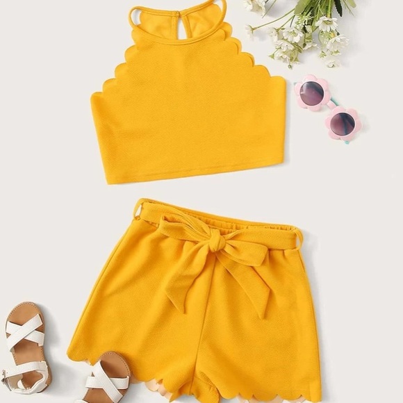 SHEIN Other - Girls scallop trim top and short set 11-12Y